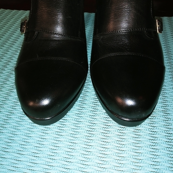 NWOT Bella Vita Leather Platform Heels - Picture 5 of 7